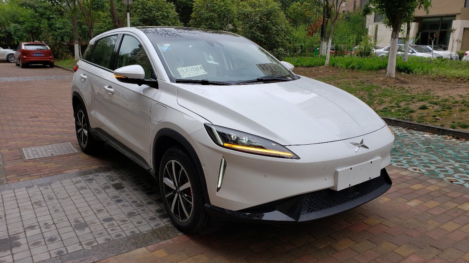 小区车库地下二层网络极差车子勉强能连上手机连不上