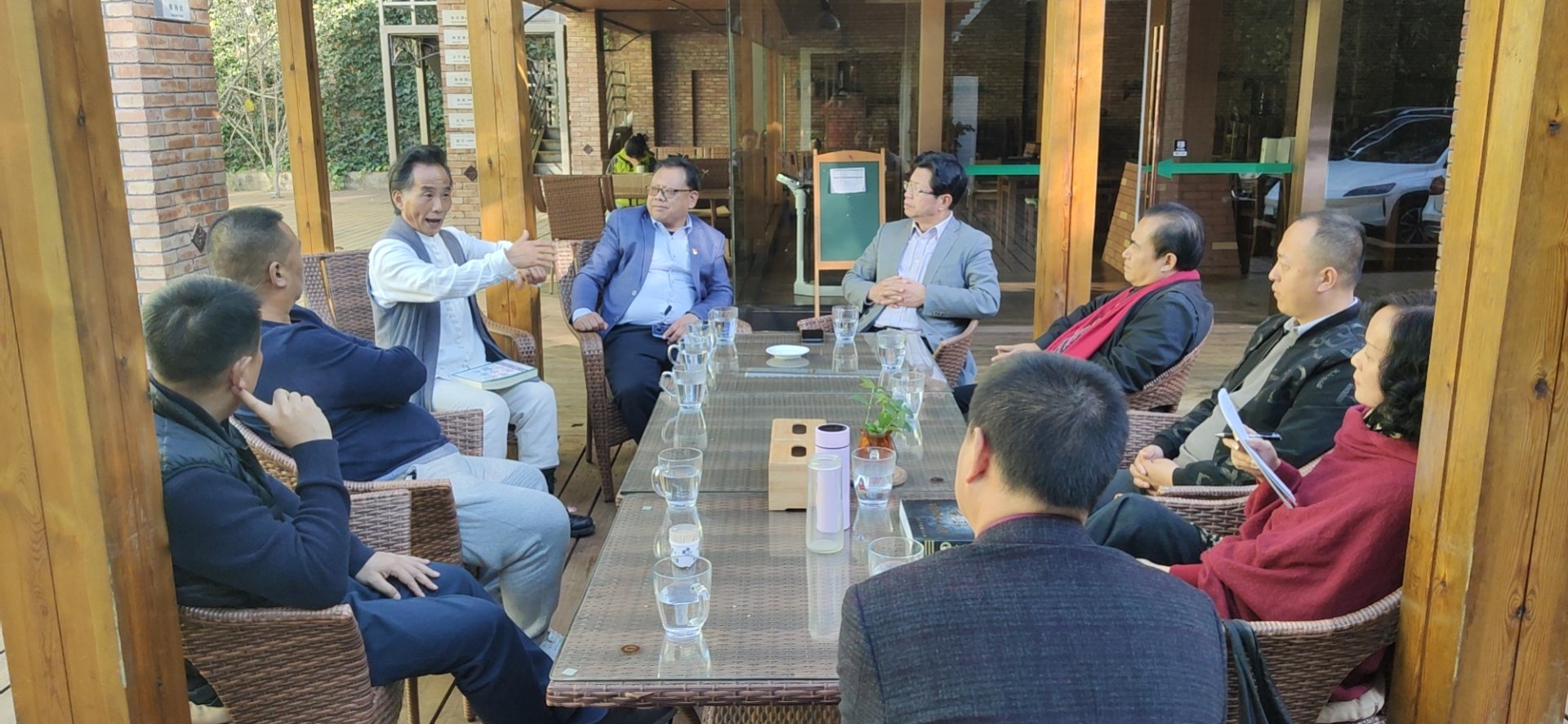 花厅长哈尼王长和各